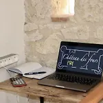 Du Chateau Des Fours