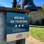 펜션 Du Chateau Des Fours