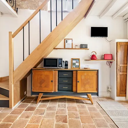 Du Chateau Des Fours